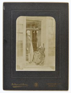 W.E. Nightingale et Frances Parthenope, Lady Verney, vers 1870 - English Photographer